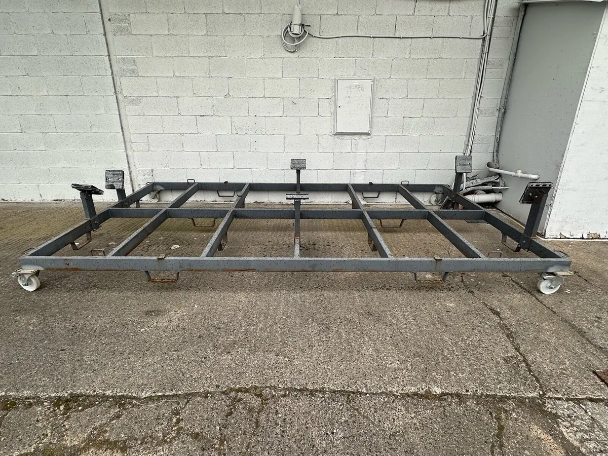 Boat cradle with wheels - Image 1