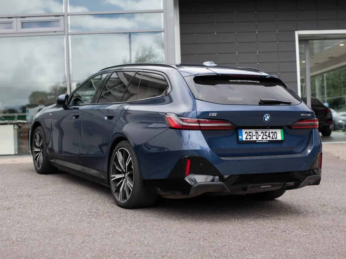 BMW i5 Edrive40 Touring M Sport Pro - Image 2