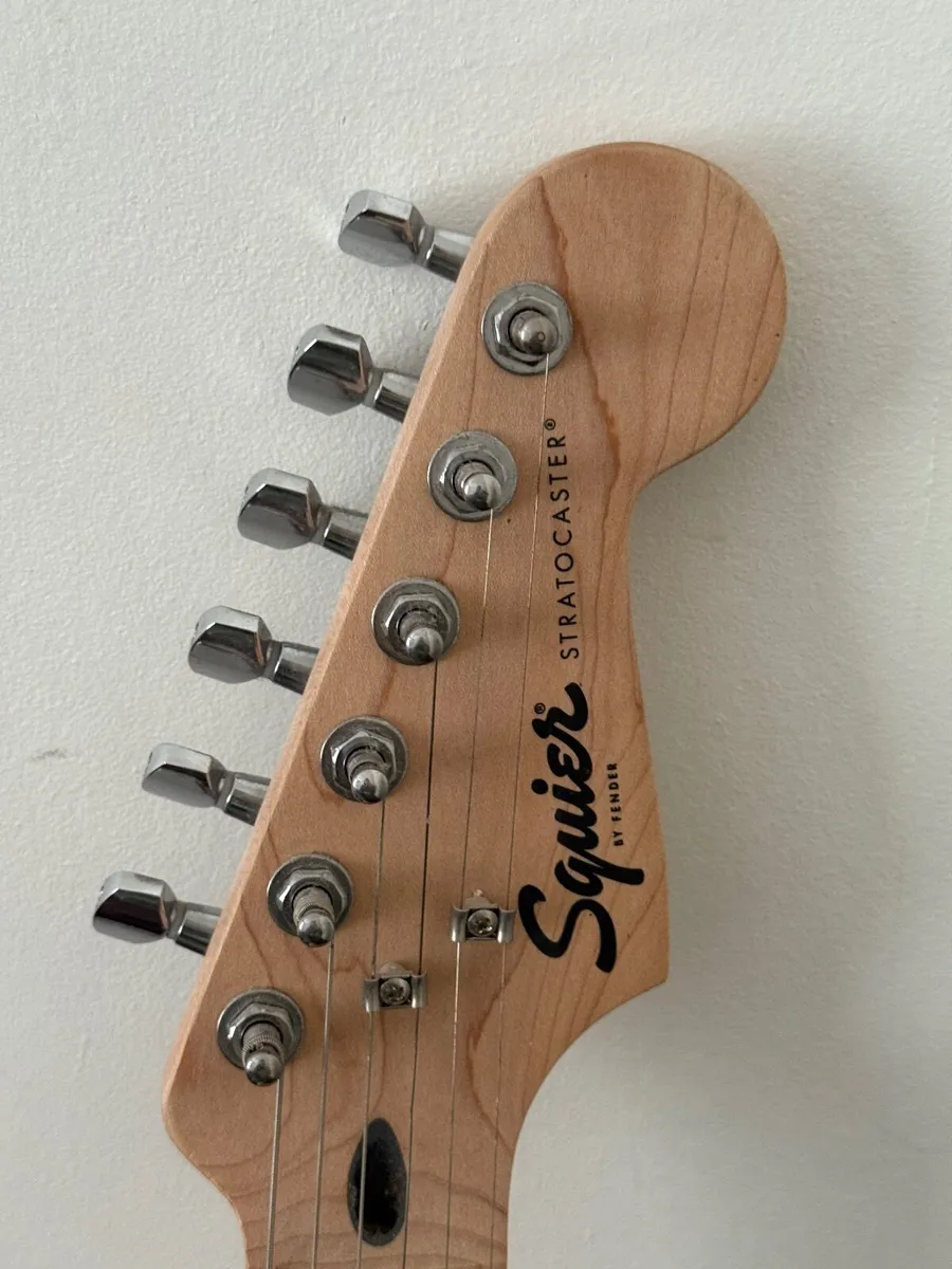 Fender Squire Electric Guitar Set - Image 2