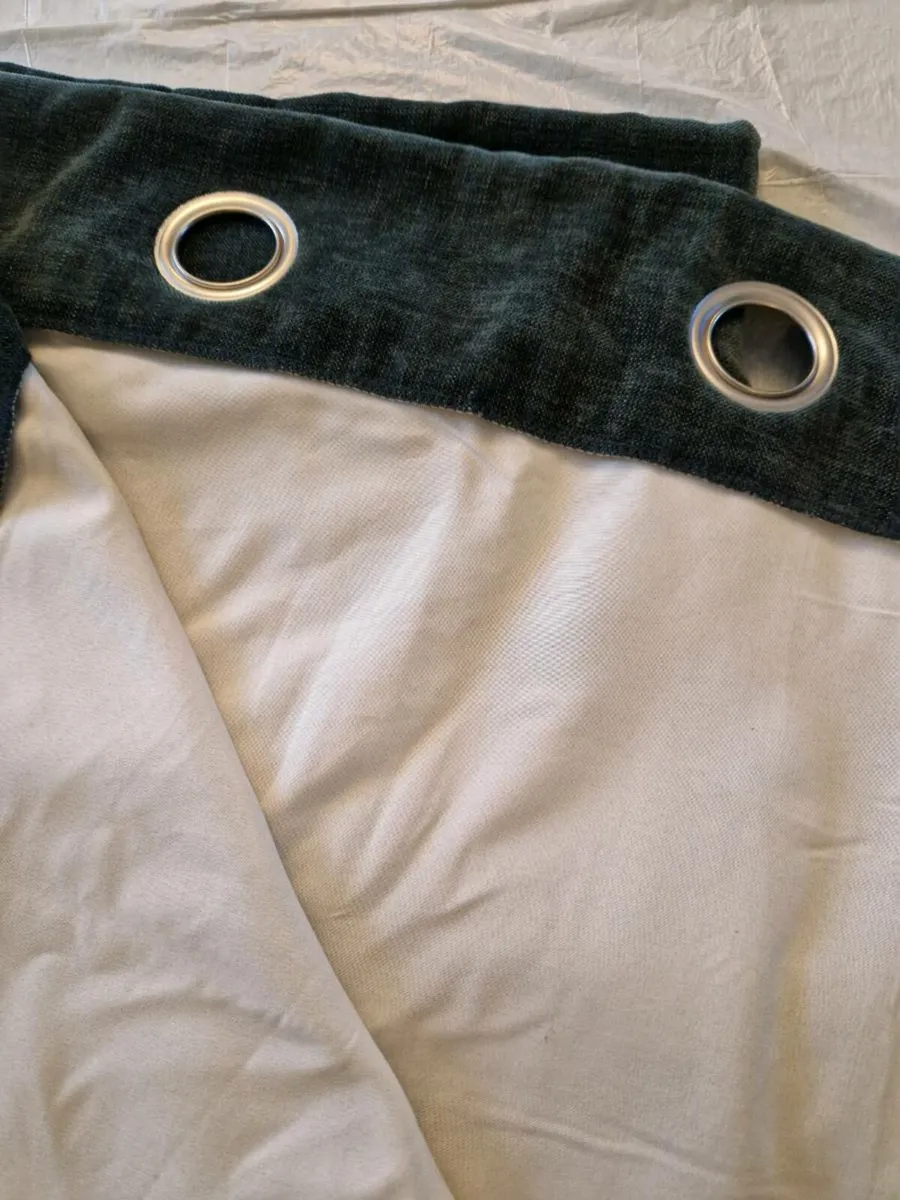 90 x 90 dark green drapes - Image 2