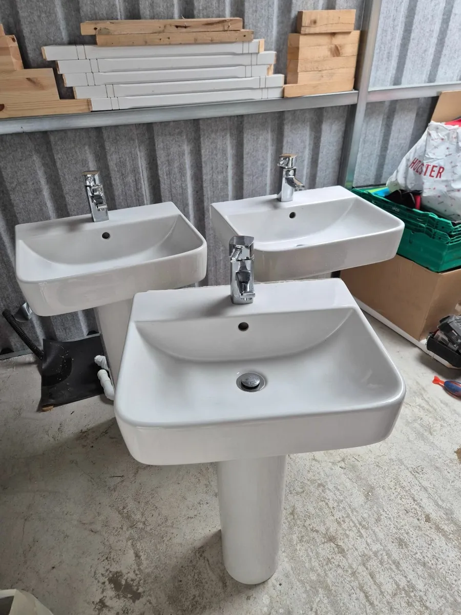 Toilet sink - Image 1