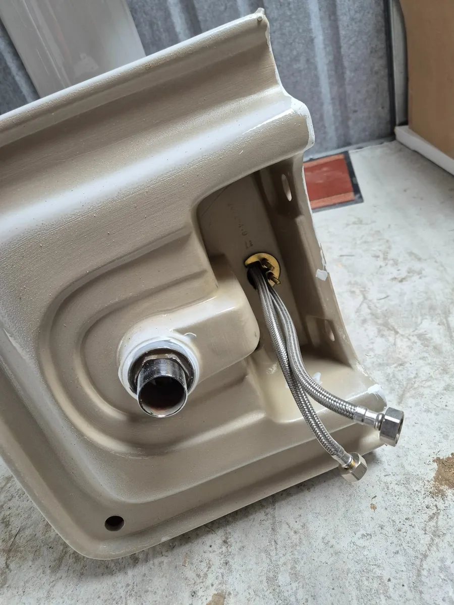 Toilet sink - Image 2