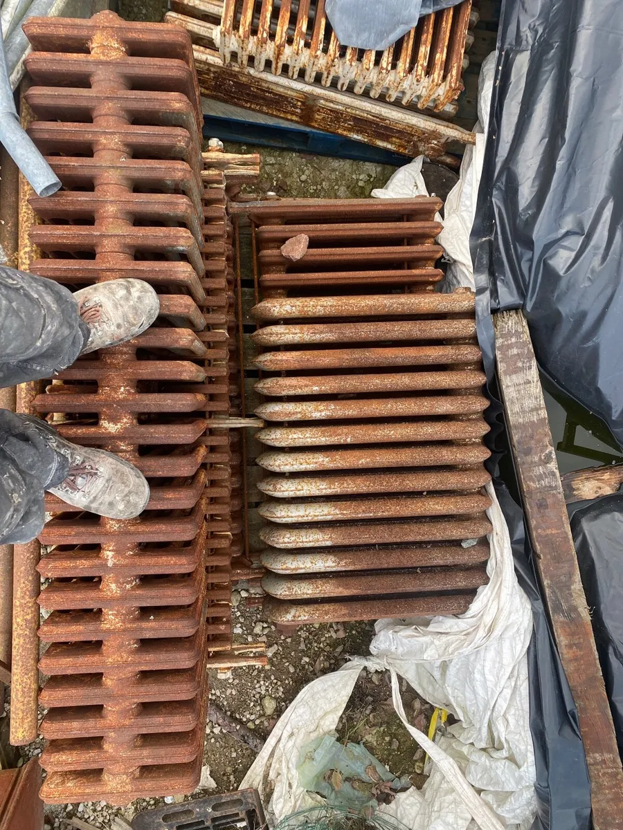Cast iron radiators - Image 1