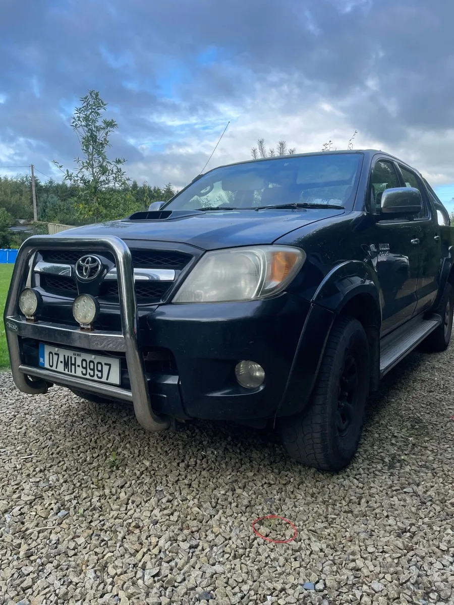 Toyota hilux 3ltr - Image 1