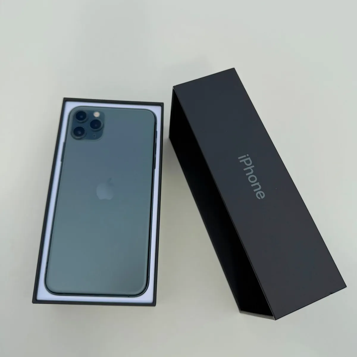 iPhone 11 Pro Max 256 GB Unlocked. Mint condition. - Image 2