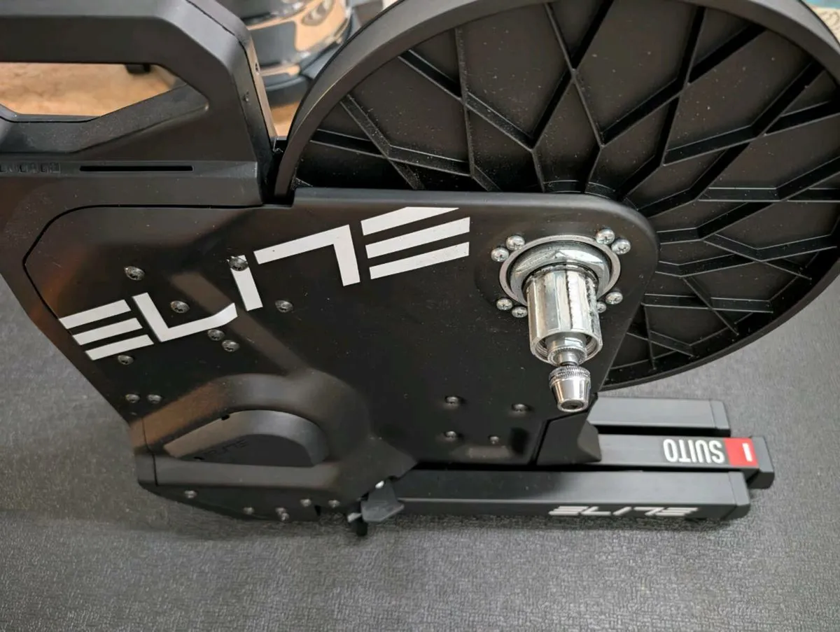 Elite Suito smart trainer - Image 1