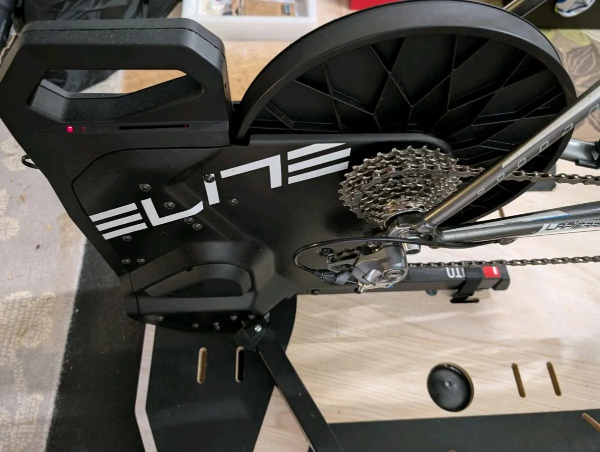 Elite Suito smart trainer - Image 3