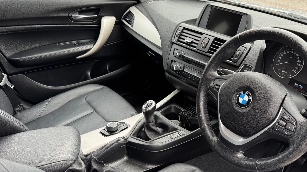 142 BMW 116d leather interior - Image 3