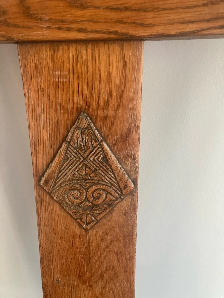 Victorian style table + 3 chairs. Also pictures. - Image 4
