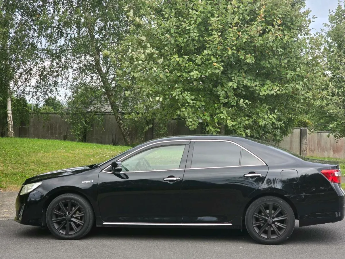 Toyota Camry Hybrid.
2.5 Automatic
Nct 09 26 - Image 2