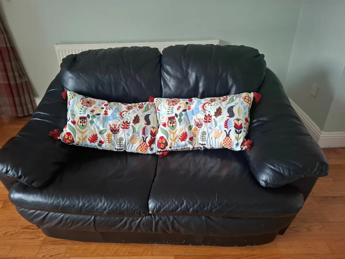 Two Seater leather Sofa - Image 4