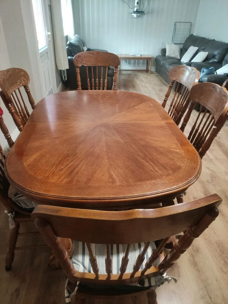 Kitchen table and 6 chairs - Image 1