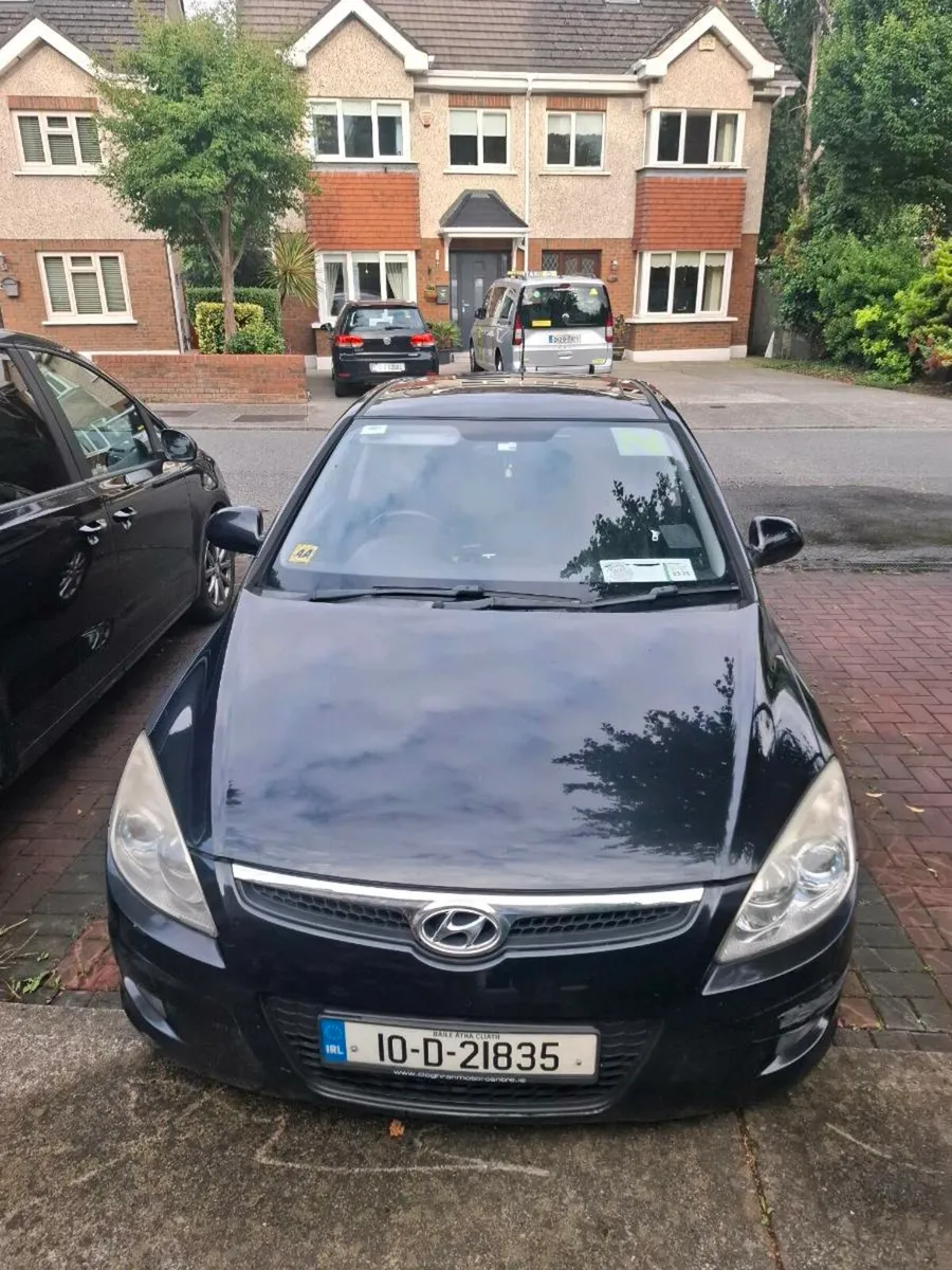 2010 Hyundai 130 - Image 2