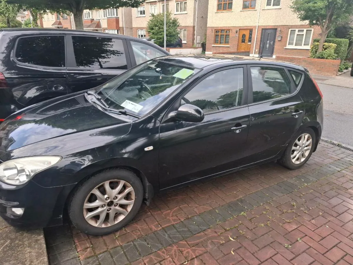 2010 Hyundai 130 - Image 3