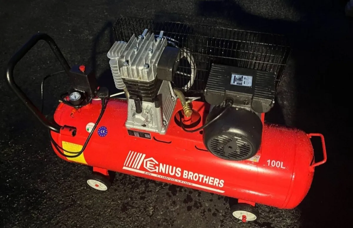 100 liter air compressor - Image 1