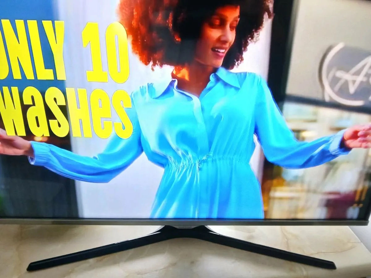 Samsung 32 inch hdmi Saorview tv.As new. - Image 2