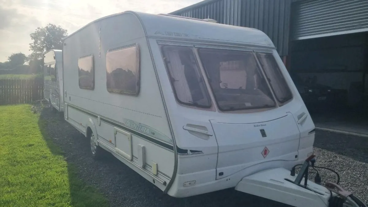 Abbey aventura 320 4 berth - Image 2