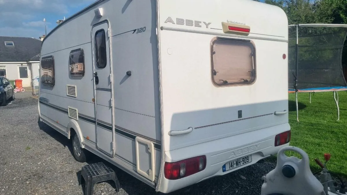 Abbey aventura 320 4 berth - Image 4