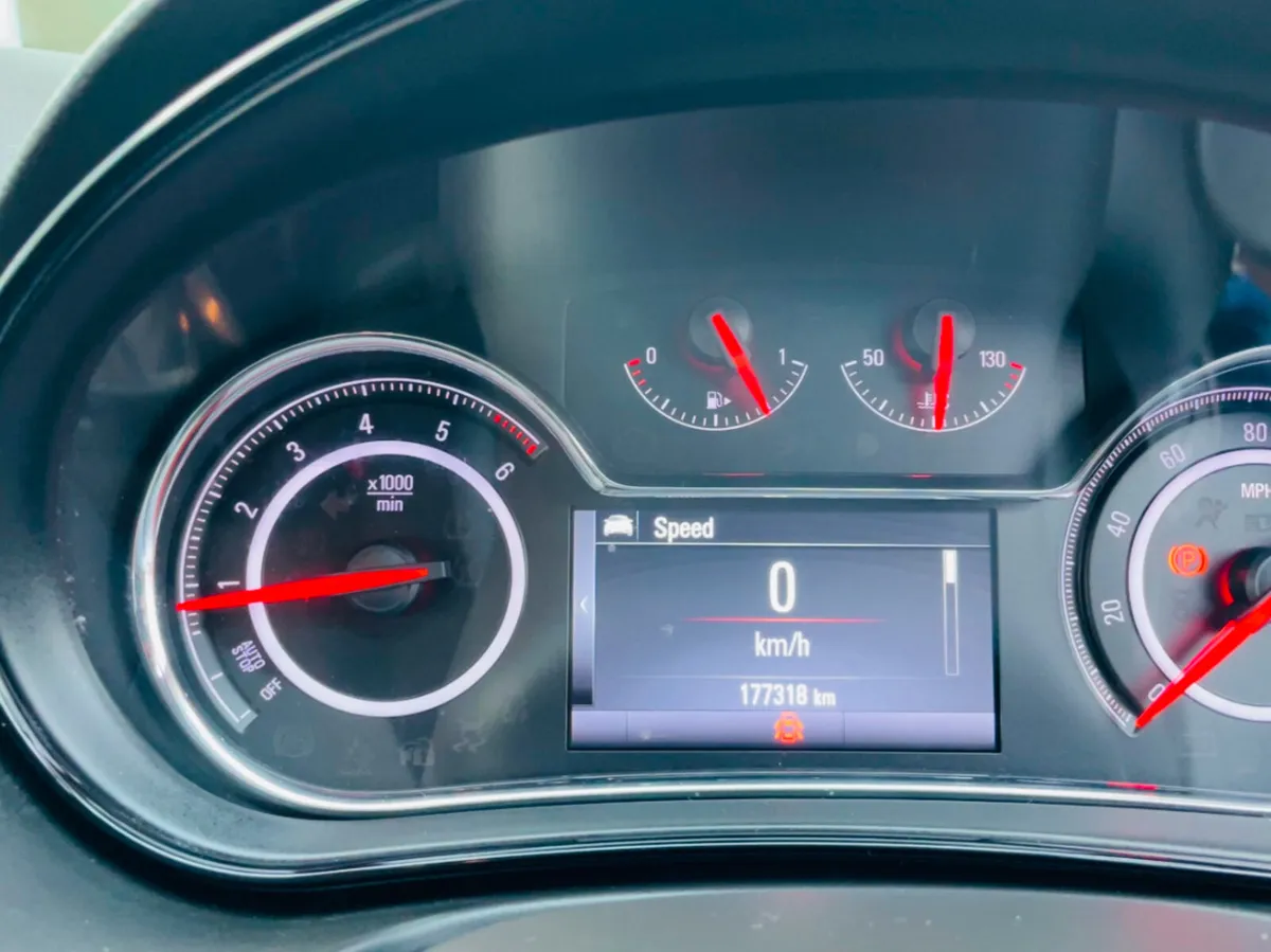 Vauxhall Insignia 2016 - Image 2