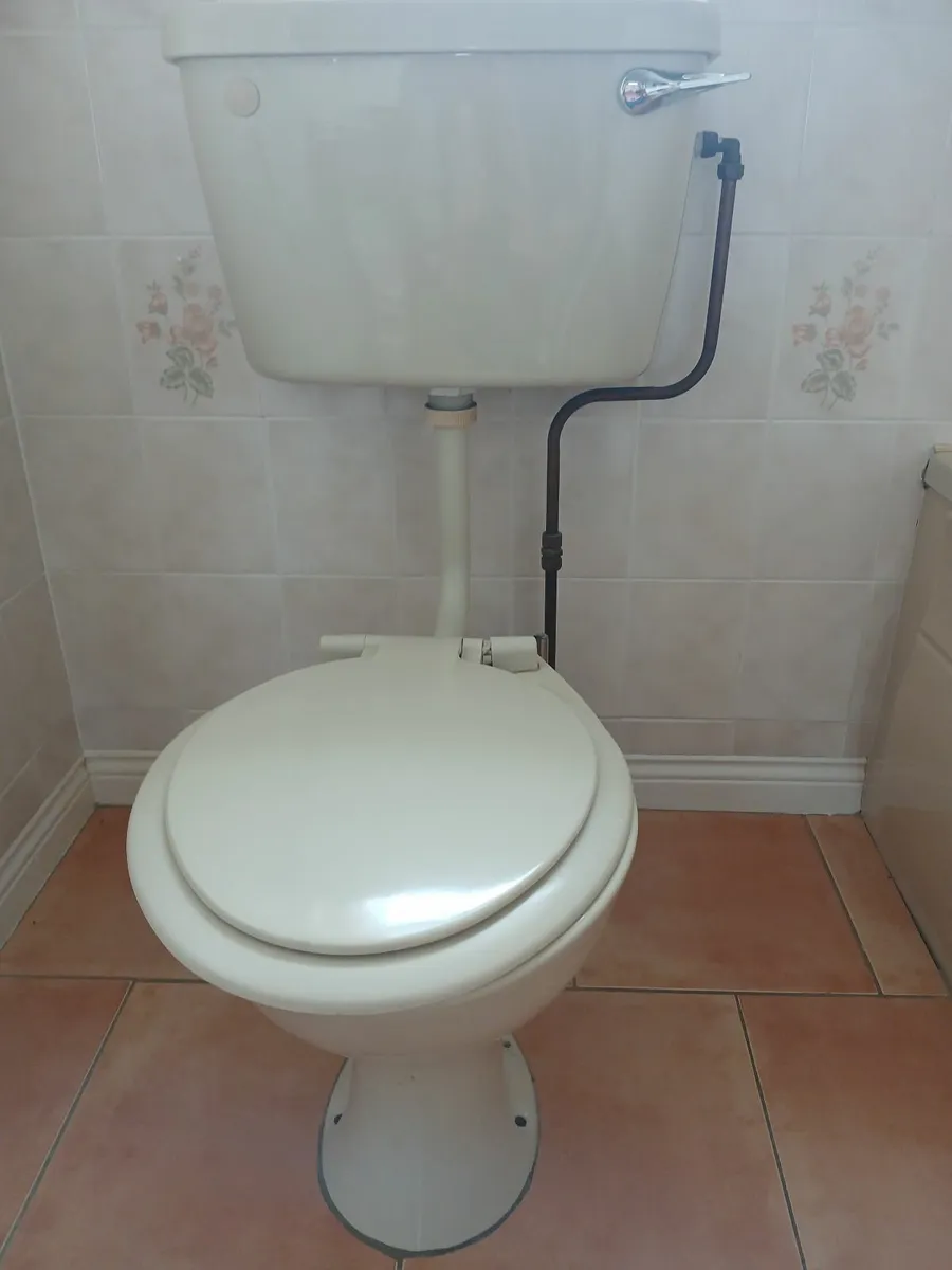 Bathroom Suite - Image 3