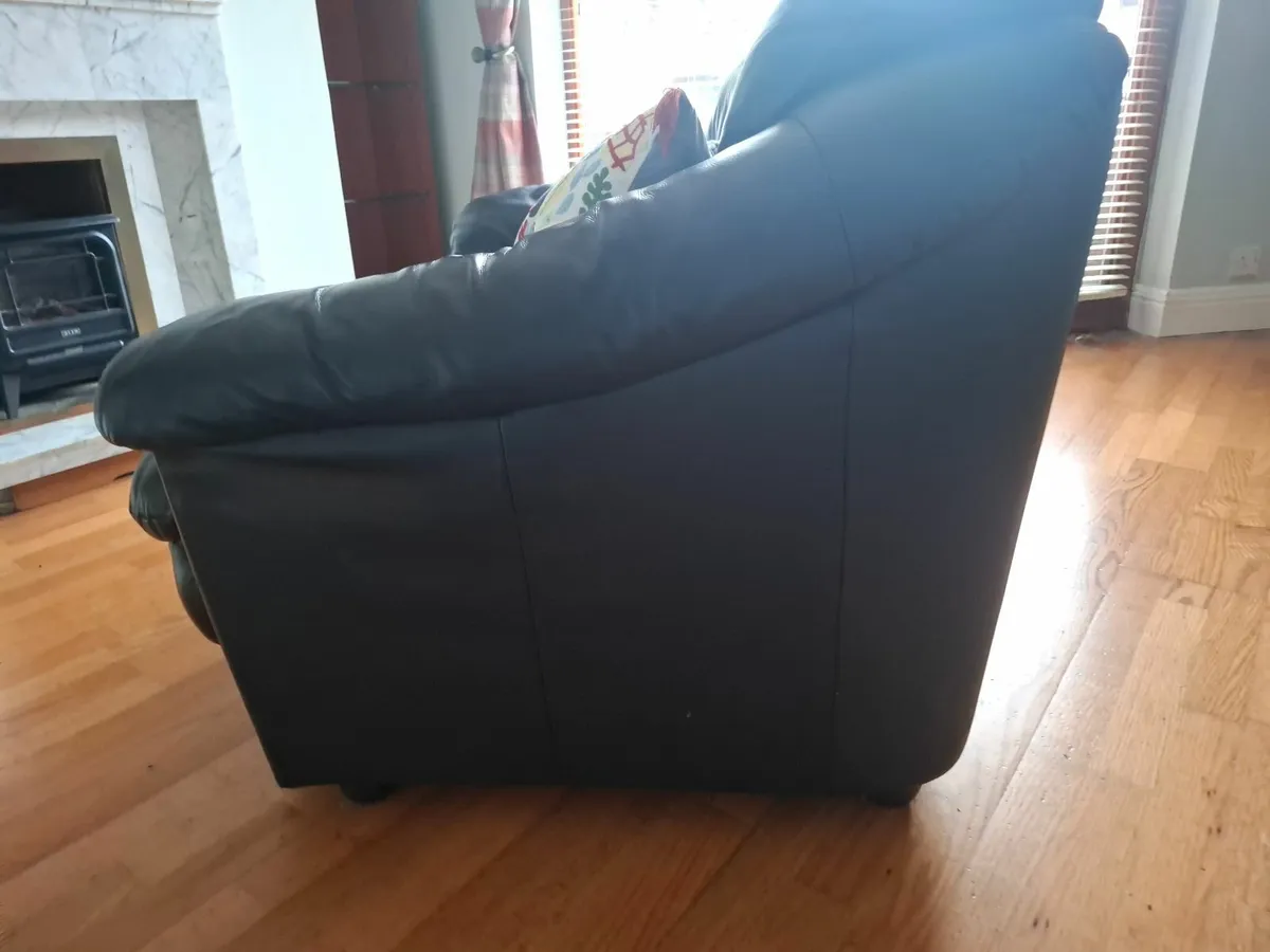 Two Seater leather Sofa - Image 2