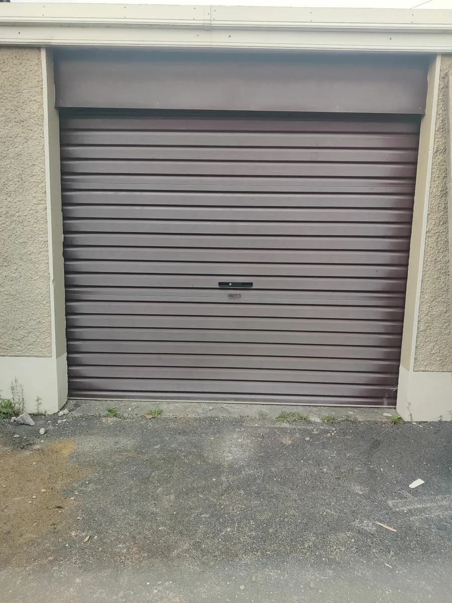 Garage door - Image 2