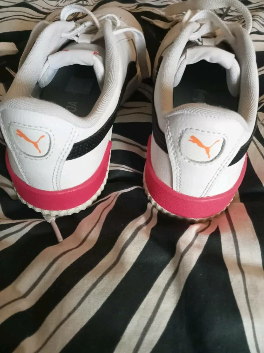 Ladies trainers size 5 - Image 3