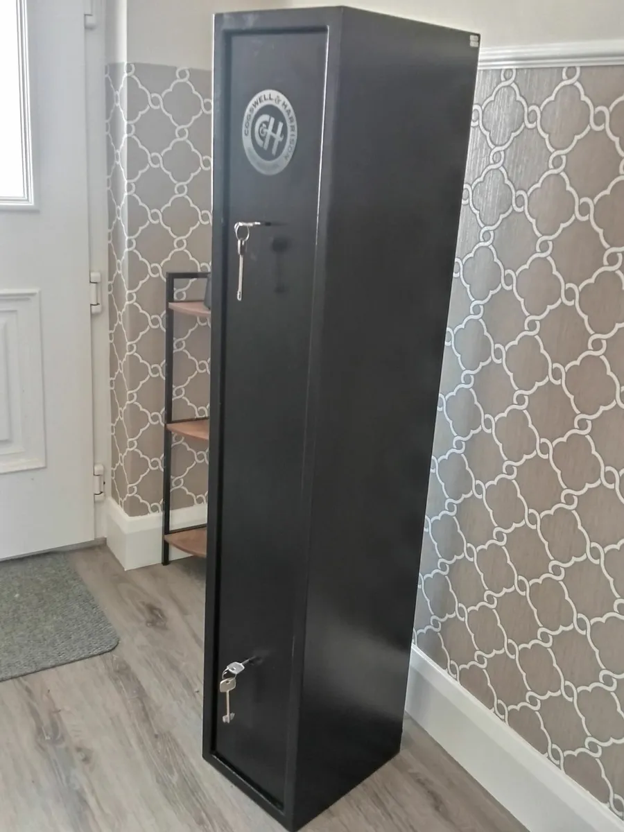 Gun safe - Image 1