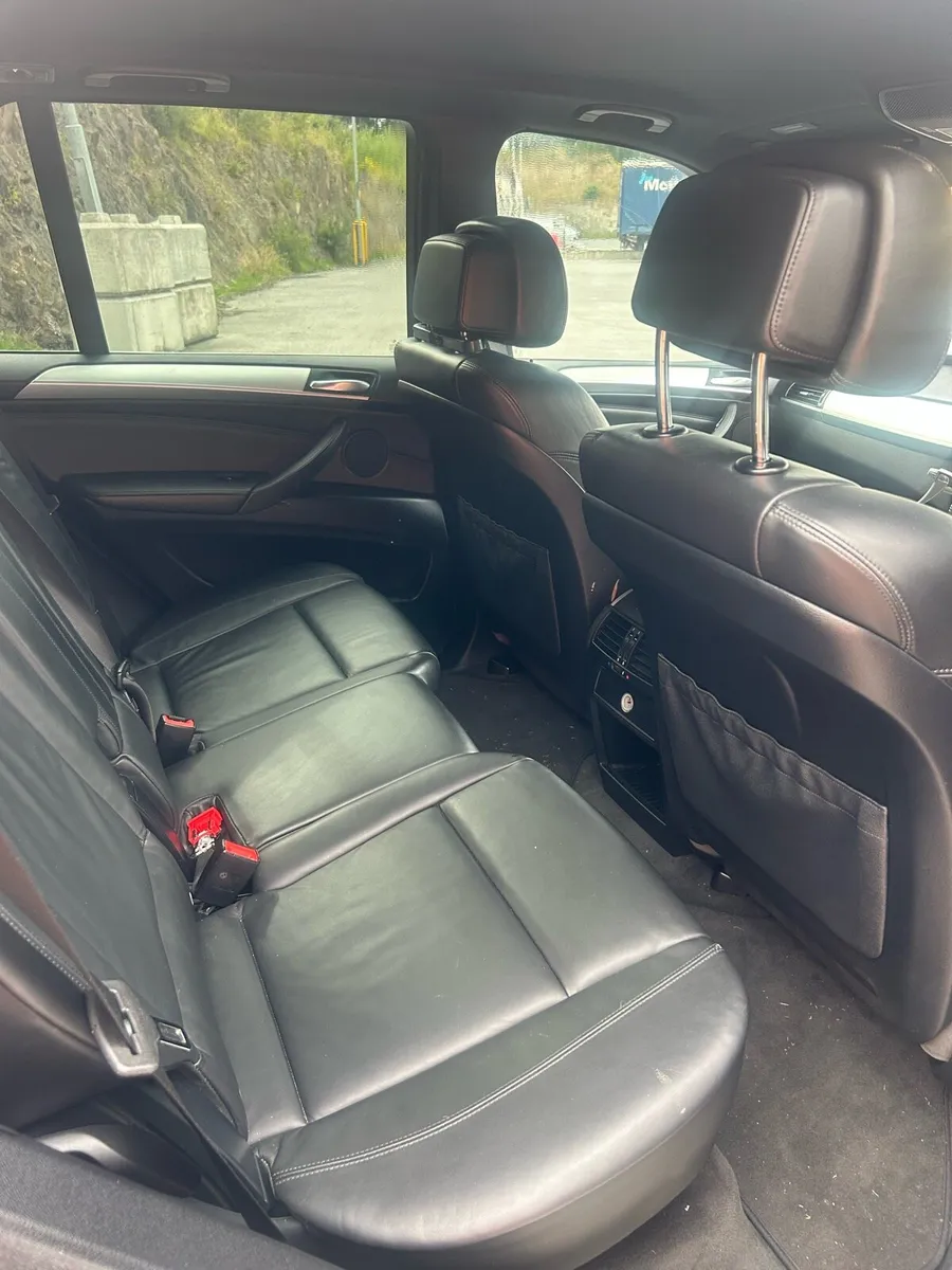 BMW X5 - Image 1