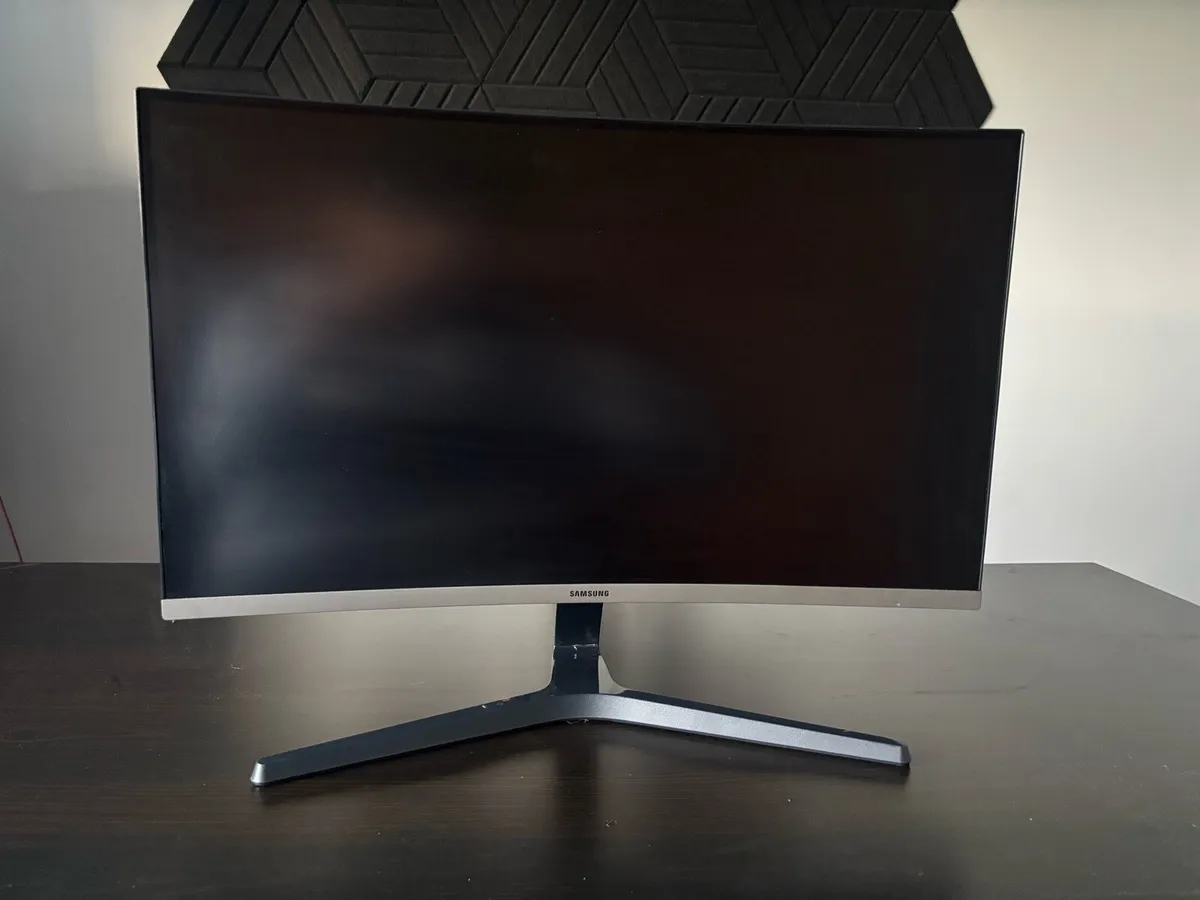 Samsung Full HD 27” Curved LED Monitor