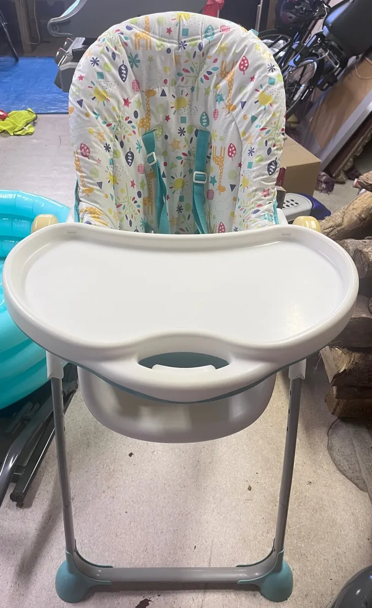 Free high chair and kids bike seat - Image 1
