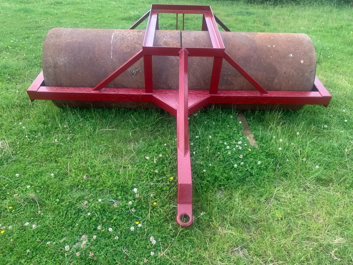 8ft McKennan land roller - Image 1