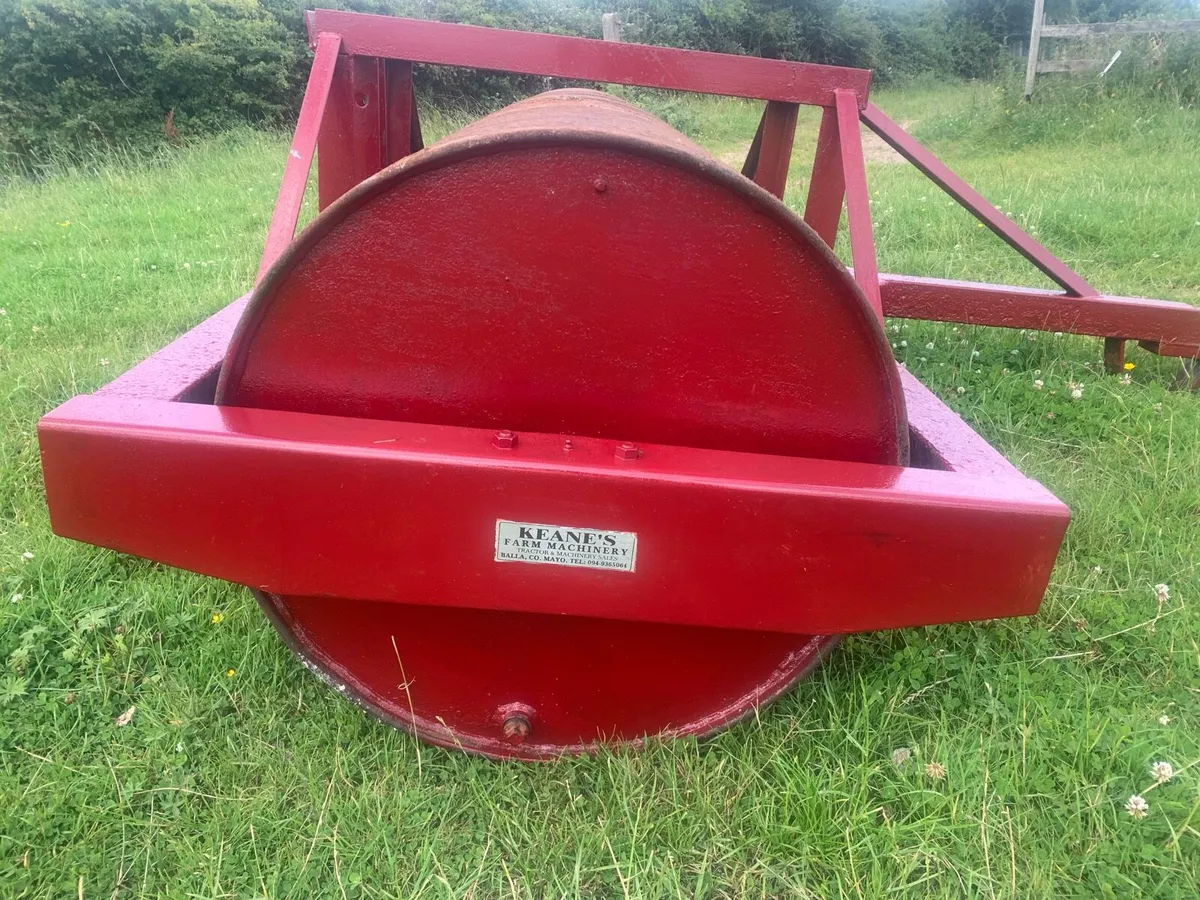 8ft McKennan land roller - Image 2