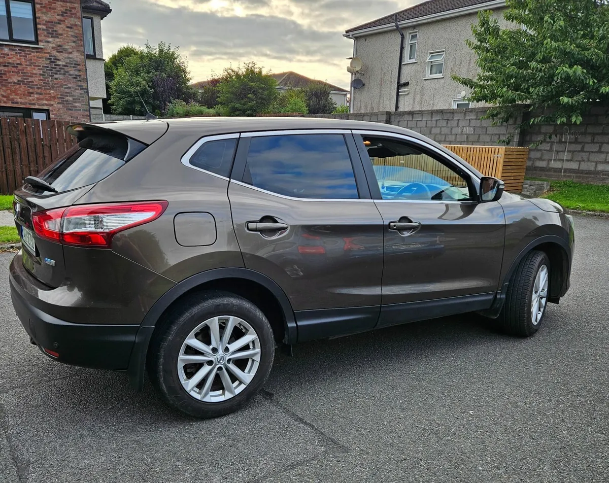 Nissan Qashqai 2014 diesel 1.5 Manual - Image 2