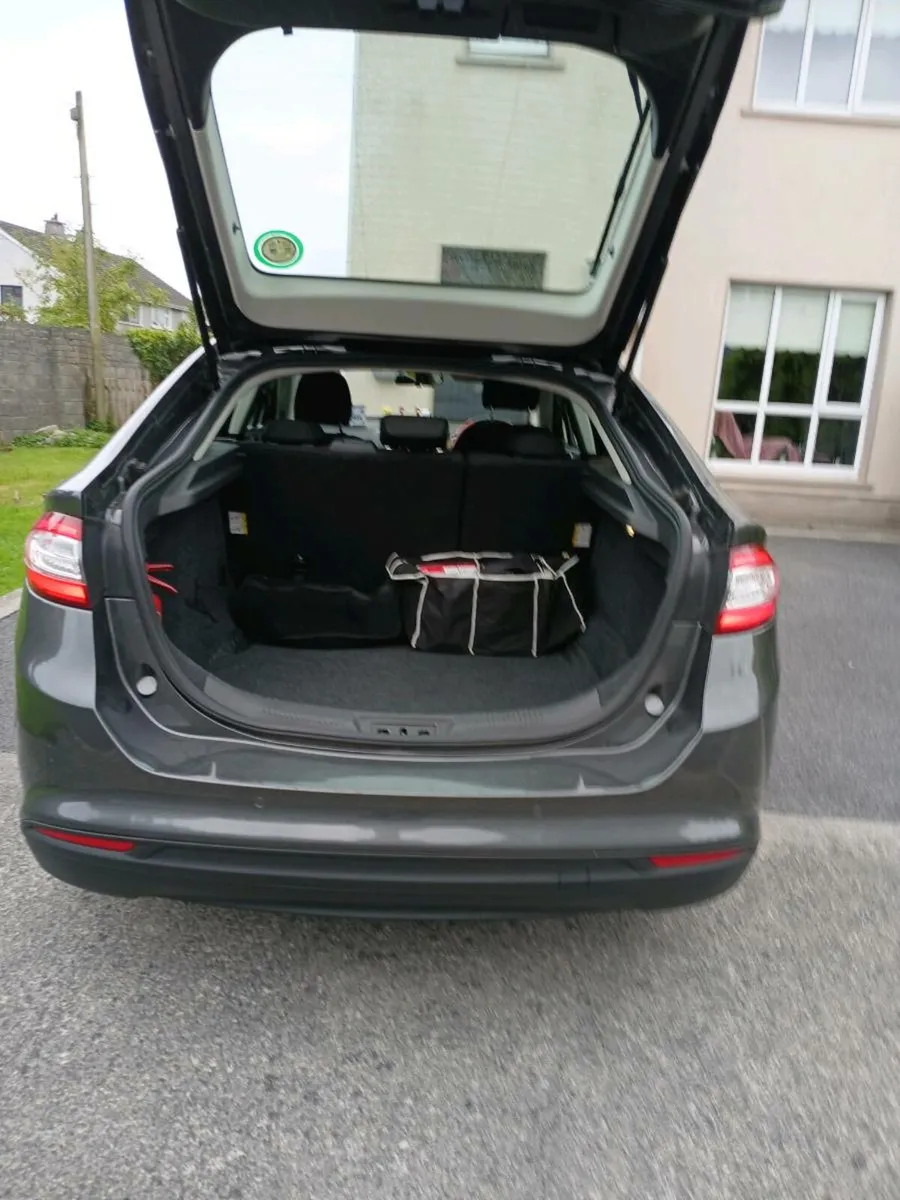 Car - Image 4