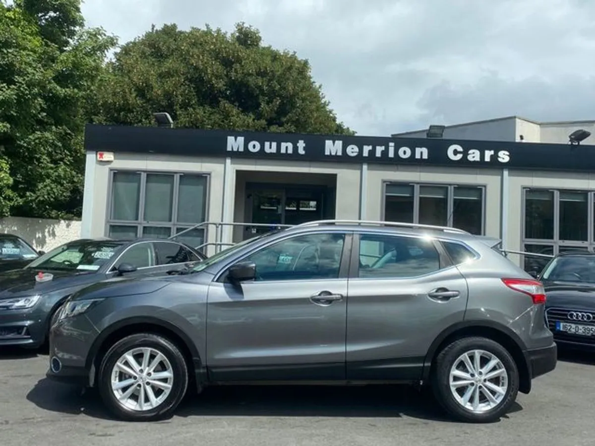 Nissan QASHQAI 1.2petrol  sv  Pan Roof - Image 3
