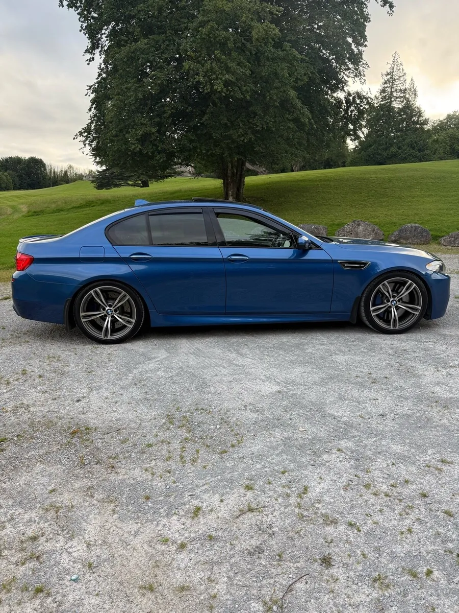 Bmw M5 2012 (f10) - Image 3