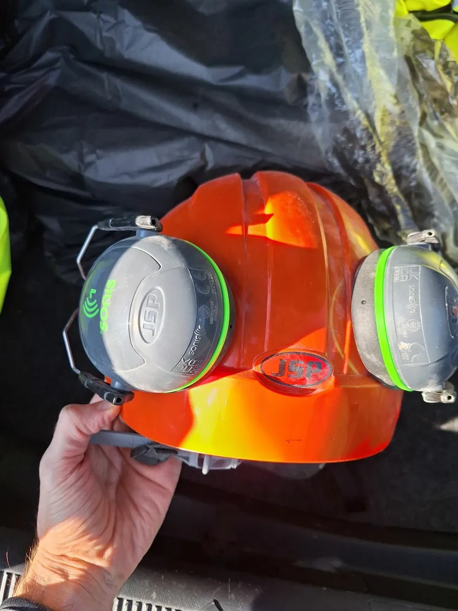 Construction Safety Gear Set - Image 3