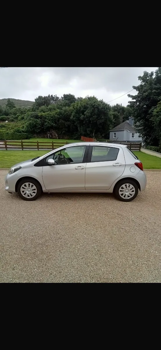 Toyota Yaris 2015 - Image 3