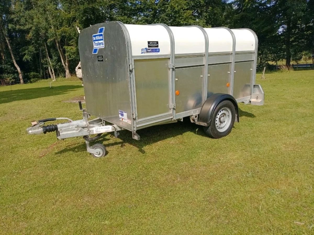25" Ivor Williams livestock trailer 10x4 - Image 1