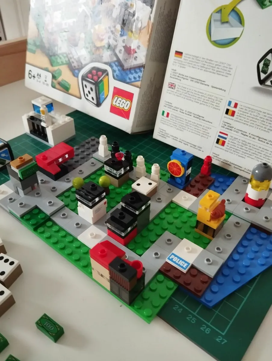 LEGO City Alarm Board Game set 3865 RelYear 2011 - Image 2