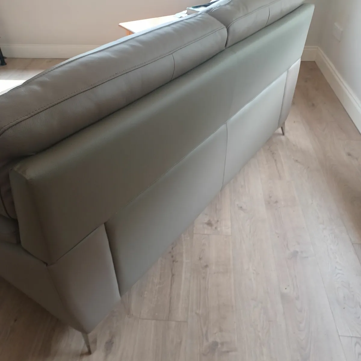 Couch - Image 2