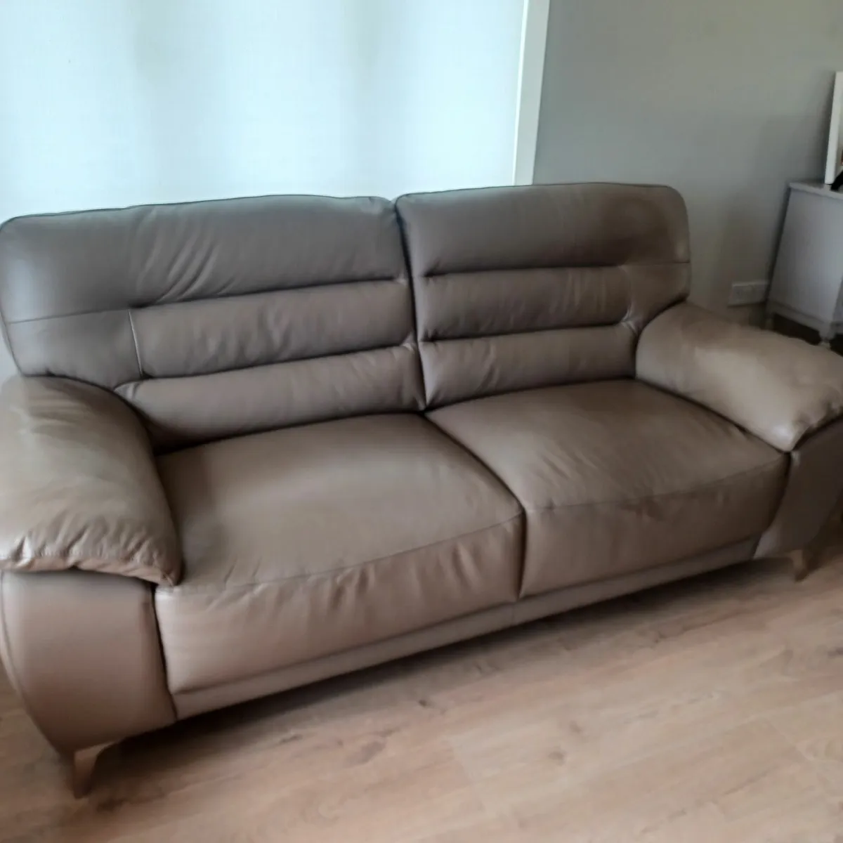Couch - Image 4