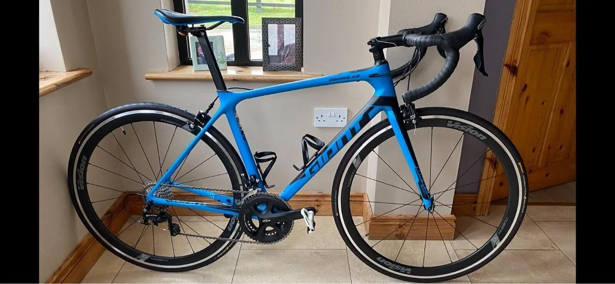 Giant Advanced Tcr Carbon Road Bike Size Medium - Image 1