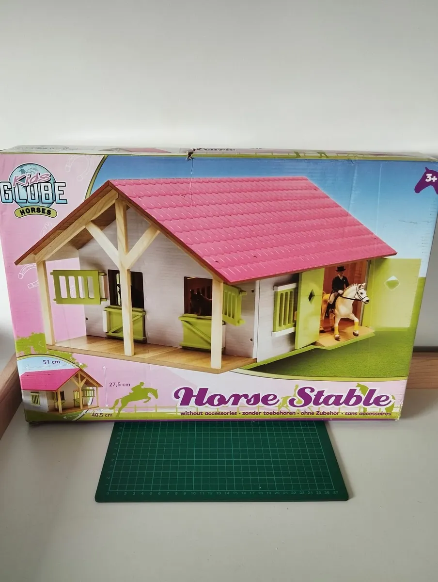 Kids Globe Wooden Horse Stable big and heavy - Image 1