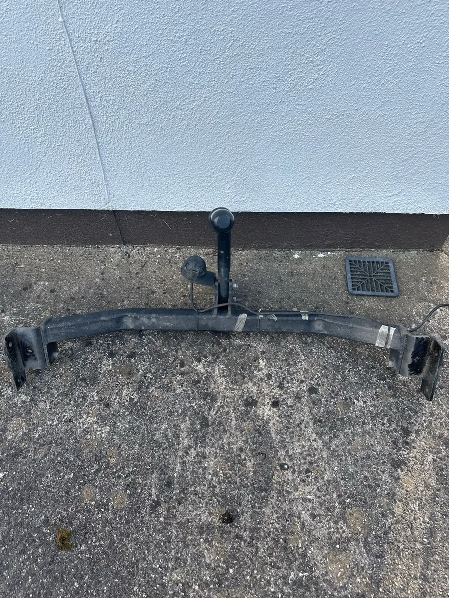 Tow bar for towing a trailer - Image 1