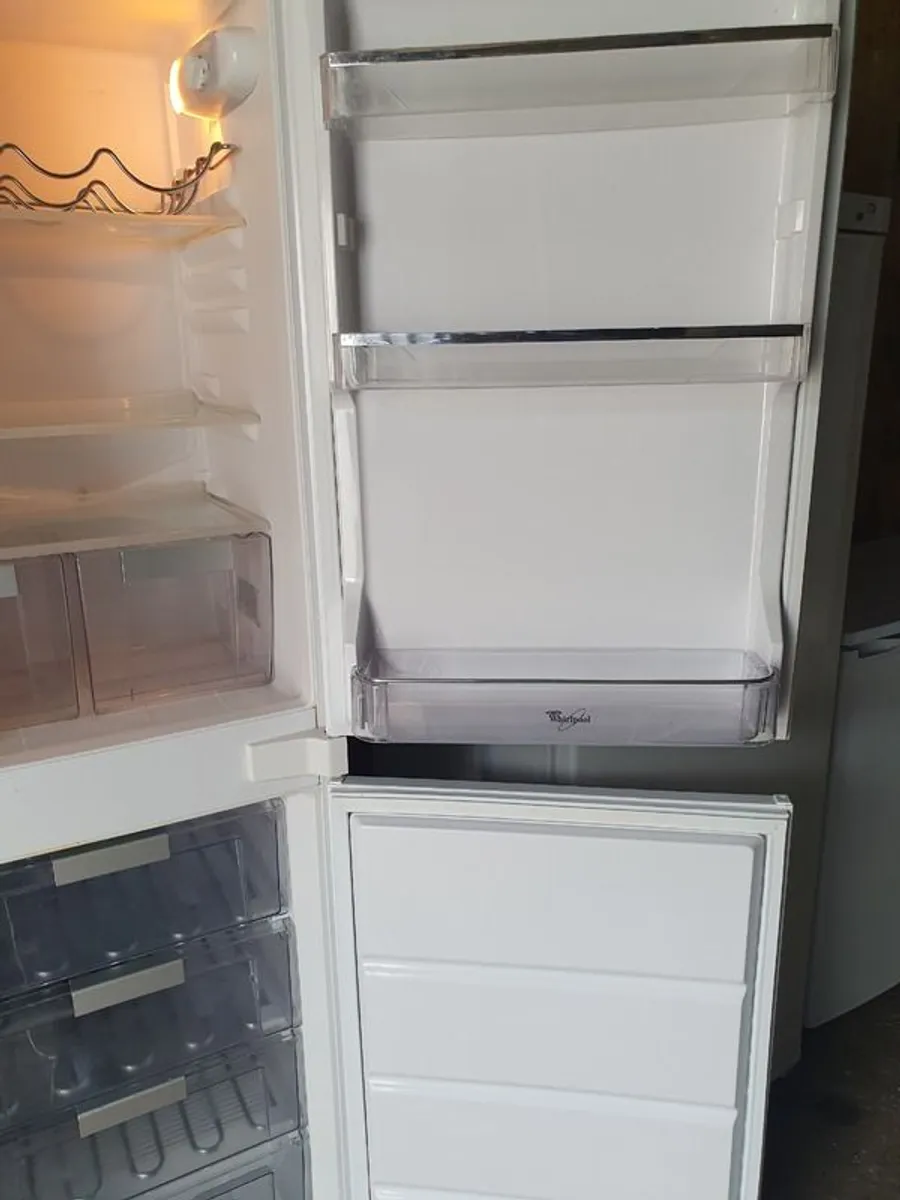 Whirlpool integrated fridge freezer - Image 3