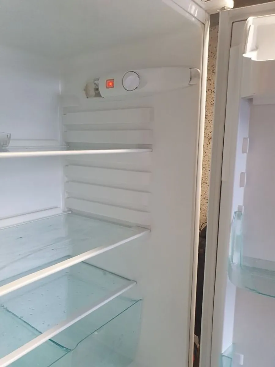 Electrolux Integrated fridge freezer - Image 3