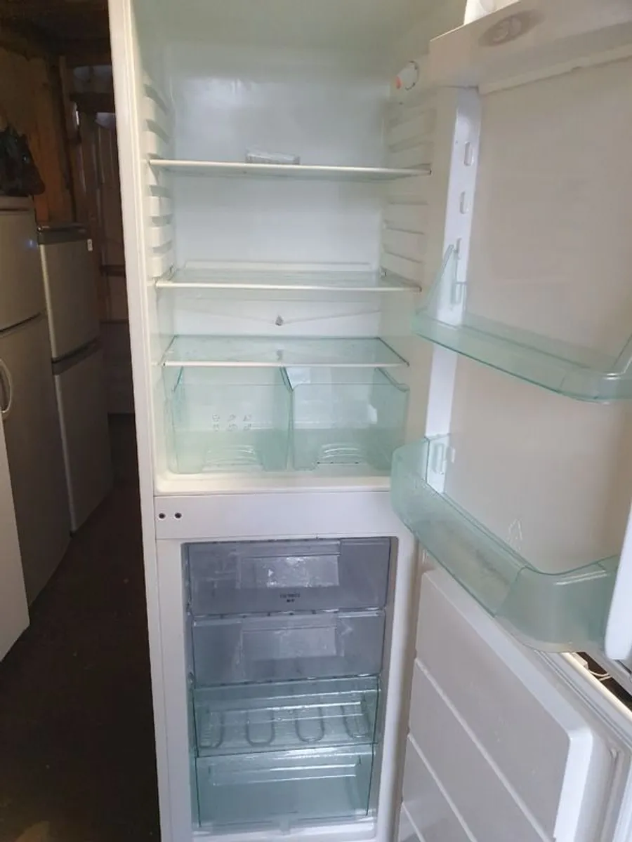 Electrolux Integrated fridge freezer - Image 4