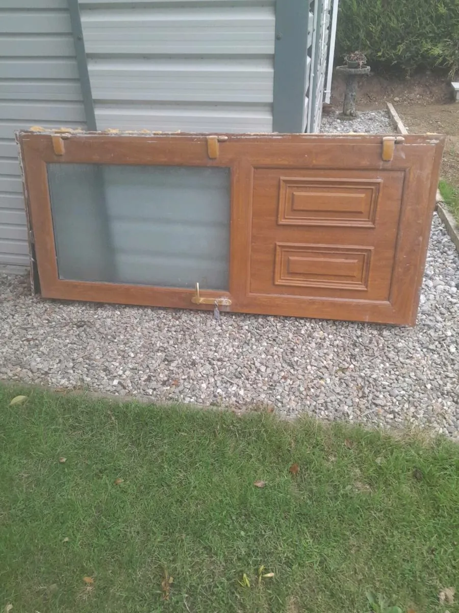 Door and window - Image 2